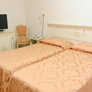 Ambassador Tre Rose Hotel Venice